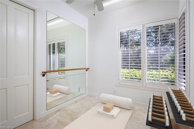 896 Barcarmil WAY, Naples, FL 34110