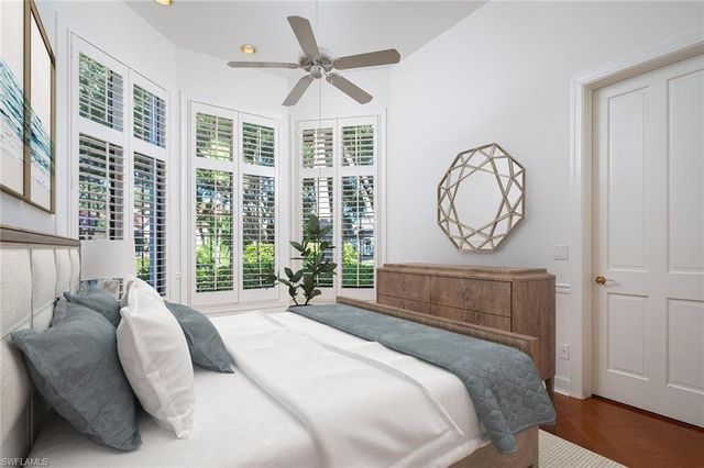 896 Barcarmil WAY, Naples, FL 34110