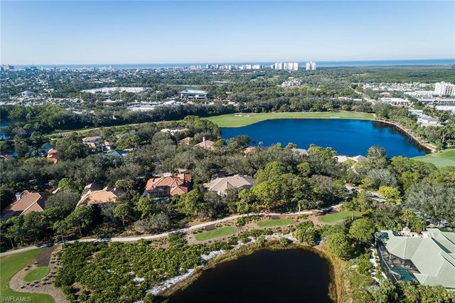 896 Barcarmil WAY, Naples, FL 34110