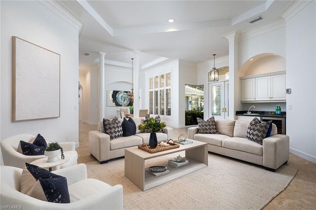 896 Barcarmil WAY, Naples, FL 34110