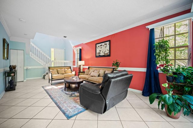 483 NW 87th Terrace, Coral Springs, FL 33071