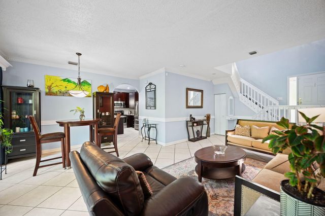 483 NW 87th Terrace, Coral Springs, FL 33071
