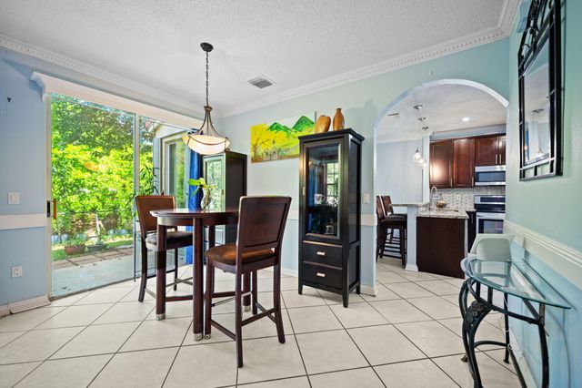 483 NW 87th Terrace, Coral Springs, FL 33071