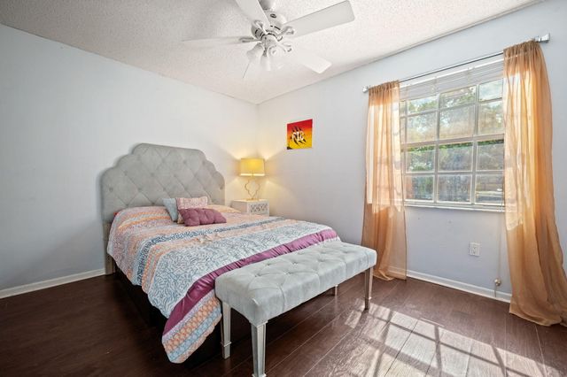 483 NW 87th Terrace, Coral Springs, FL 33071