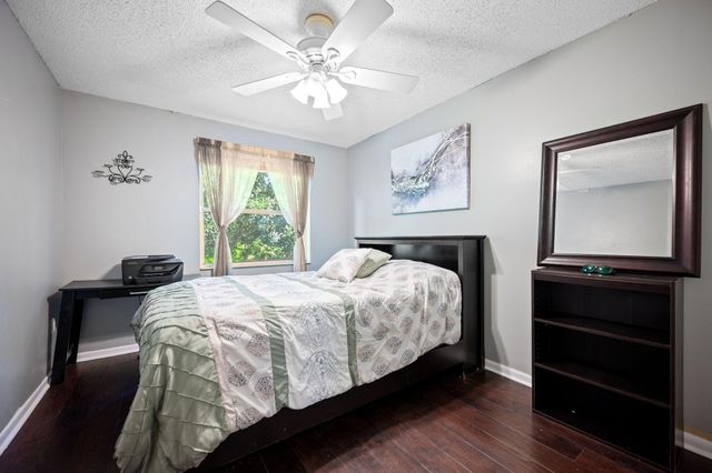 483 NW 87th Terrace, Coral Springs, FL 33071