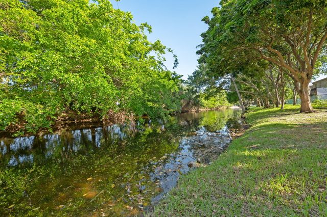 483 NW 87th Terrace, Coral Springs, FL 33071