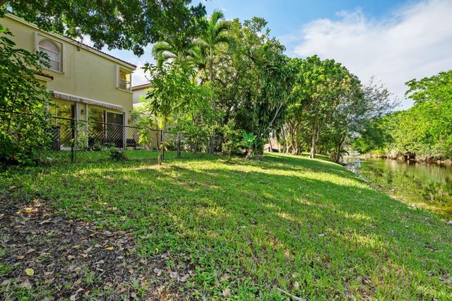 483 NW 87th Terrace, Coral Springs, FL 33071