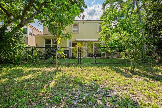 483 NW 87th Terrace, Coral Springs, FL 33071