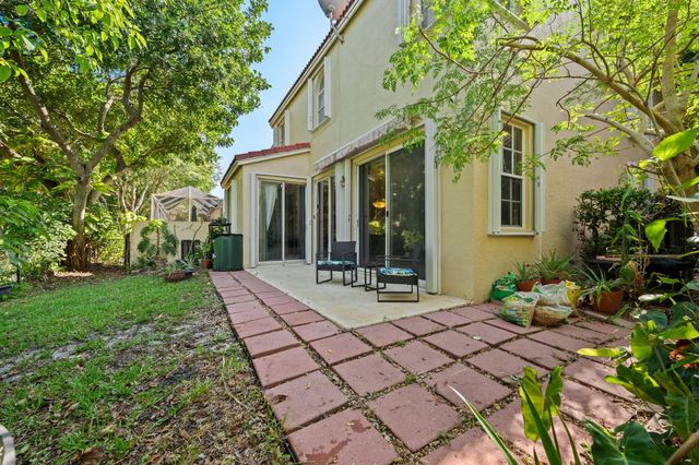 483 NW 87th Terrace, Coral Springs, FL 33071