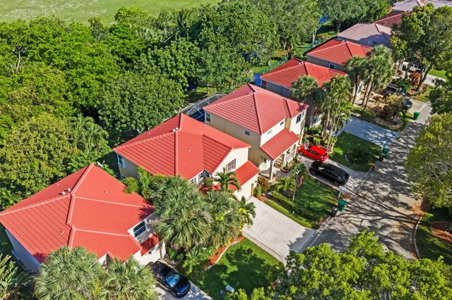 483 NW 87th Terrace, Coral Springs, FL 33071