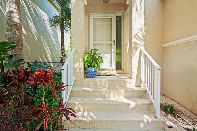483 NW 87th Terrace, Coral Springs, FL 33071