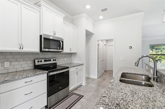 2834 N Canterbury Lake Drive, Hernando, FL 34442