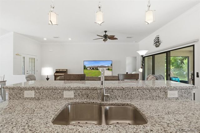 2834 N Canterbury Lake Drive, Hernando, FL 34442