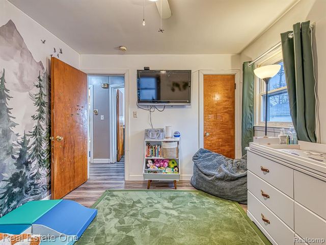 2209 Thomas Street, Lincoln Park, MI 48146