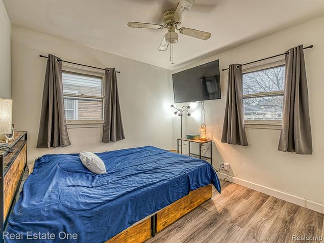 2209 Thomas Street, Lincoln Park, MI 48146