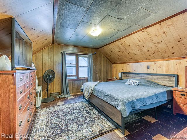 2209 Thomas Street, Lincoln Park, MI 48146