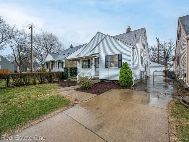 2209 Thomas Street, Lincoln Park, MI 48146