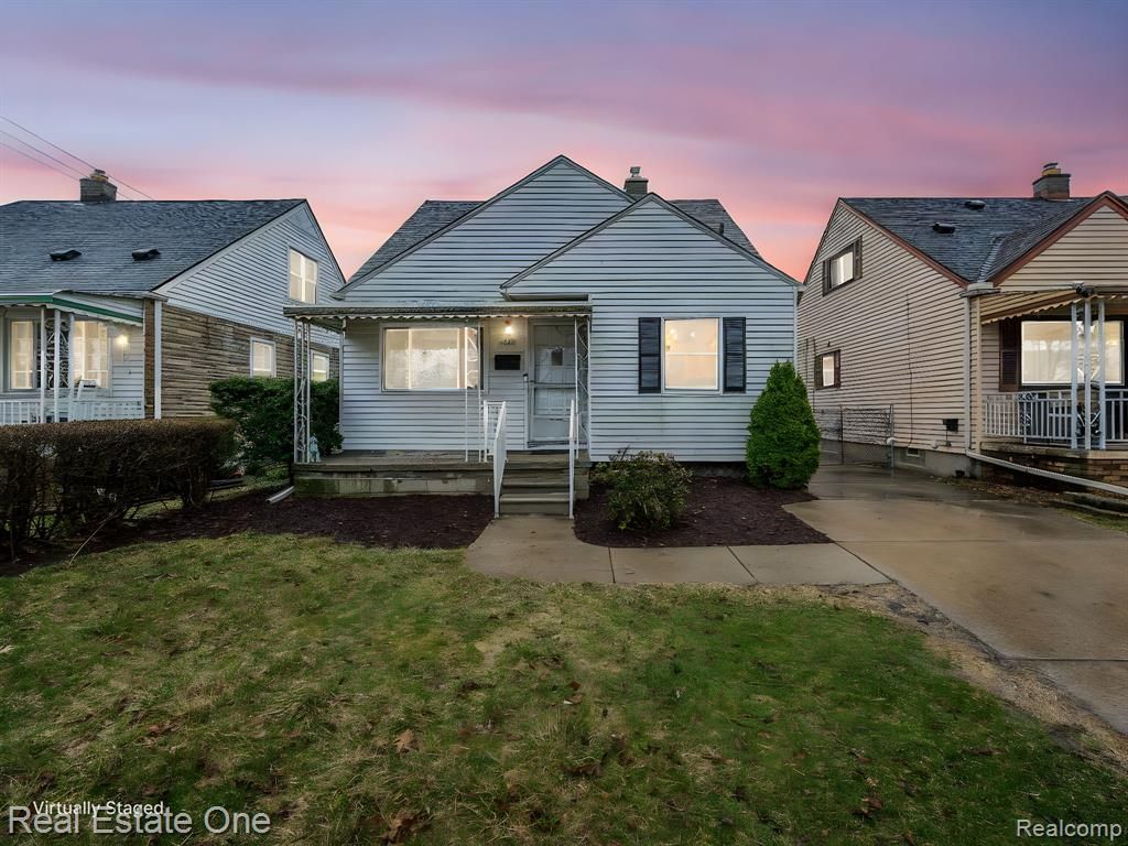 2209 Thomas Street, Lincoln Park, MI 48146