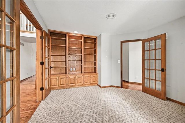 527 Canyon Drive, Lawrence, KS 66049