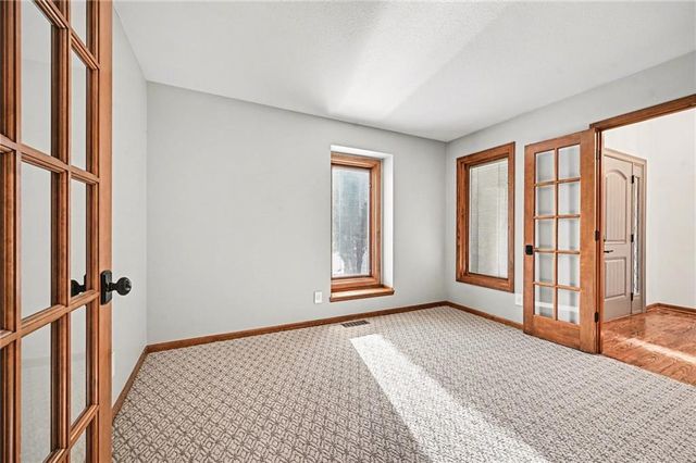 527 Canyon Drive, Lawrence, KS 66049