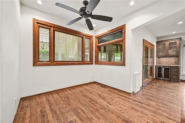527 Canyon Drive, Lawrence, KS 66049
