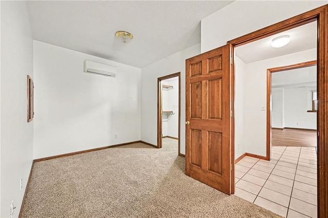 527 Canyon Drive, Lawrence, KS 66049