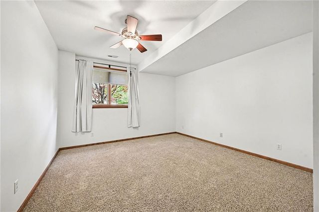 527 Canyon Drive, Lawrence, KS 66049