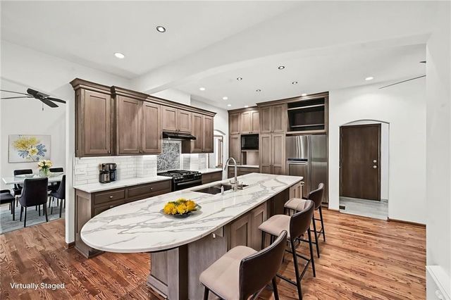 527 Canyon Drive, Lawrence, KS 66049