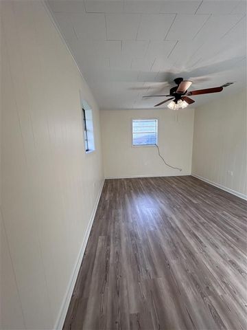 722 E Division Street, Jennings, LA 70546