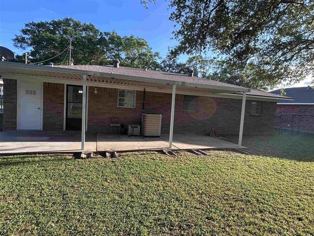 722 E Division Street, Jennings, LA 70546