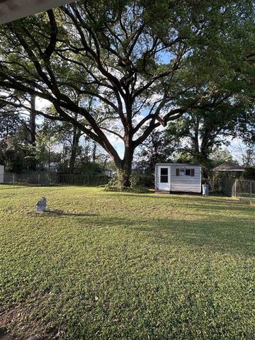 722 E Division Street, Jennings, LA 70546