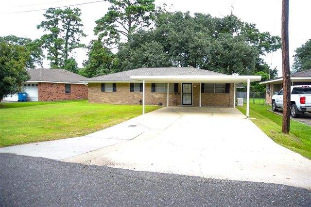 722 E Division Street, Jennings, LA 70546