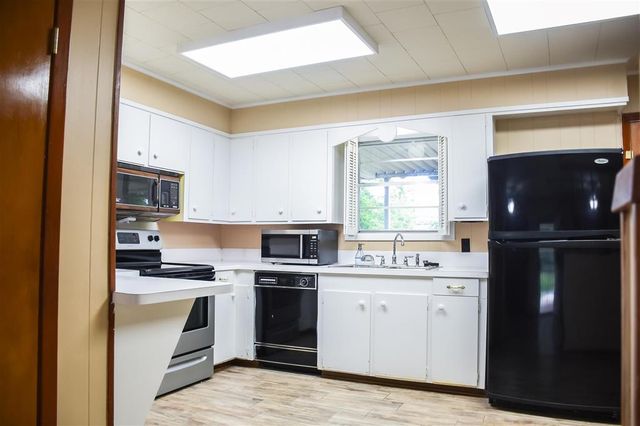 722 E Division Street, Jennings, LA 70546