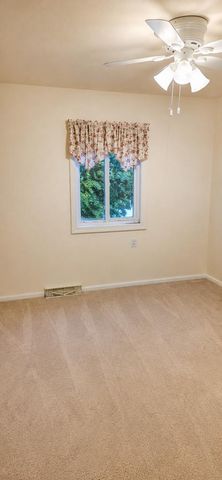 4707 S 81st STREET, Greenfield, WI 53220