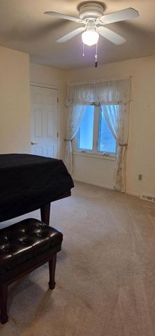 4707 S 81st STREET, Greenfield, WI 53220