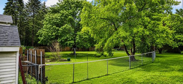 4707 S 81st STREET, Greenfield, WI 53220