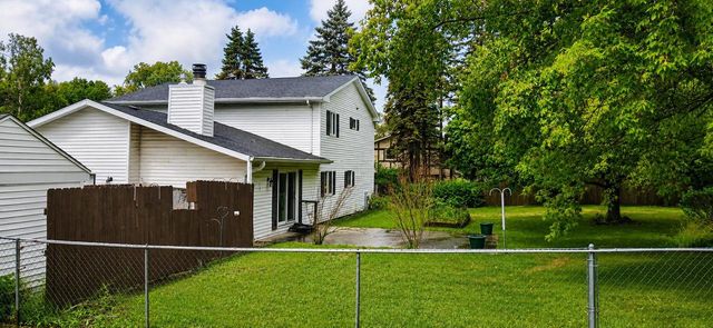 4707 S 81st STREET, Greenfield, WI 53220