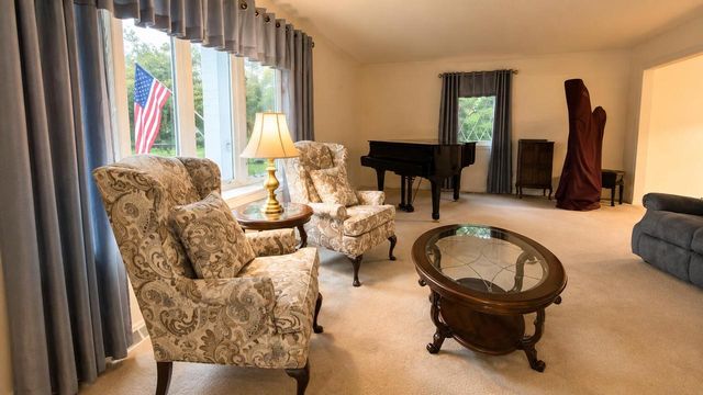 4707 S 81st STREET, Greenfield, WI 53220