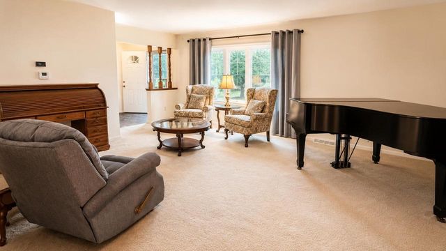 4707 S 81st STREET, Greenfield, WI 53220