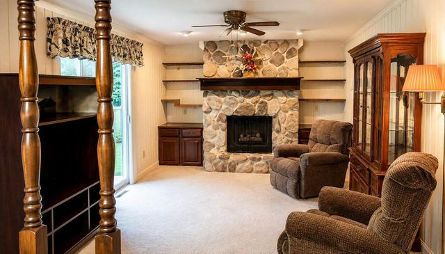 4707 S 81st STREET, Greenfield, WI 53220