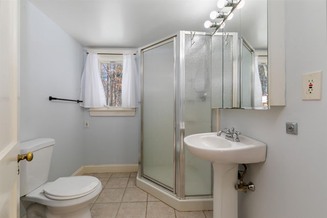 19 Maple Avenue, Newton, NH 03858