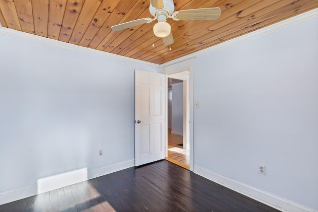 19 Maple Avenue, Newton, NH 03858