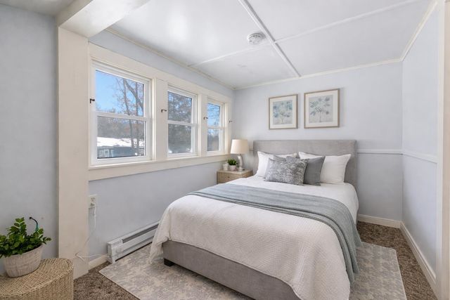 19 Maple Avenue, Newton, NH 03858