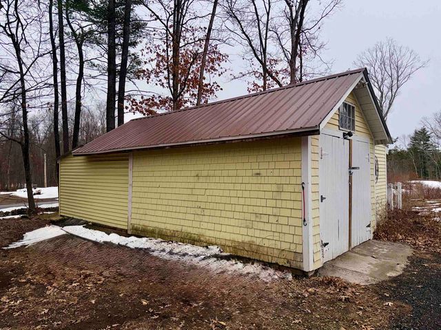 19 Maple Avenue, Newton, NH 03858