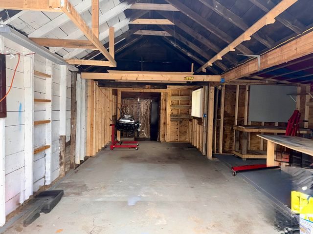 19 Maple Avenue, Newton, NH 03858