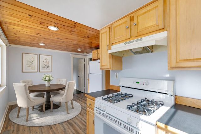 19 Maple Avenue, Newton, NH 03858