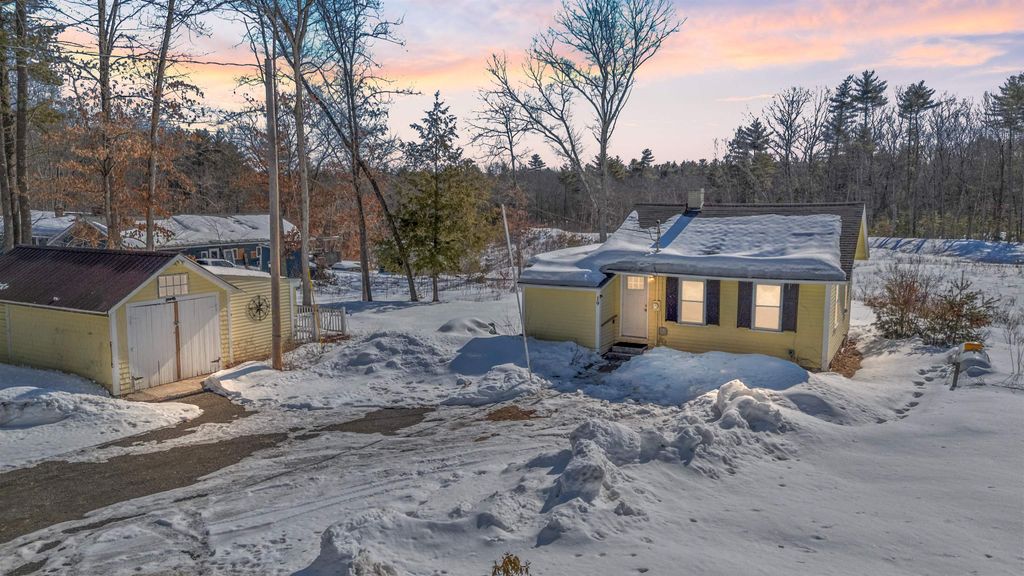 19 Maple Avenue, Newton, NH 03858