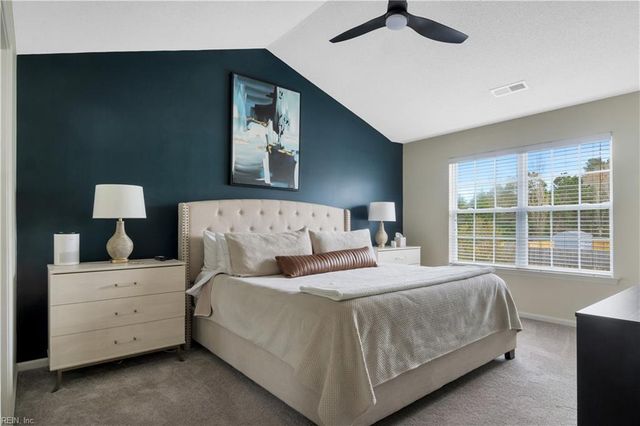 202 Vivian CT, Yorktown, VA 23690