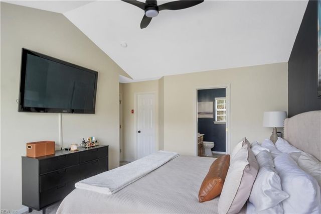 202 Vivian CT, Yorktown, VA 23690