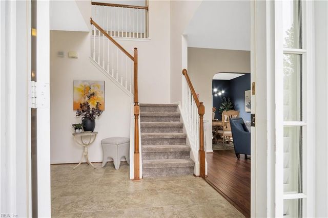 202 Vivian CT, Yorktown, VA 23690